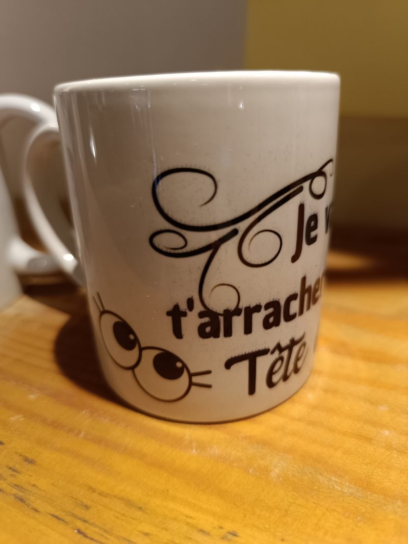 Mug "Je vais t'arracher les yeux tête de cul" – Image 3