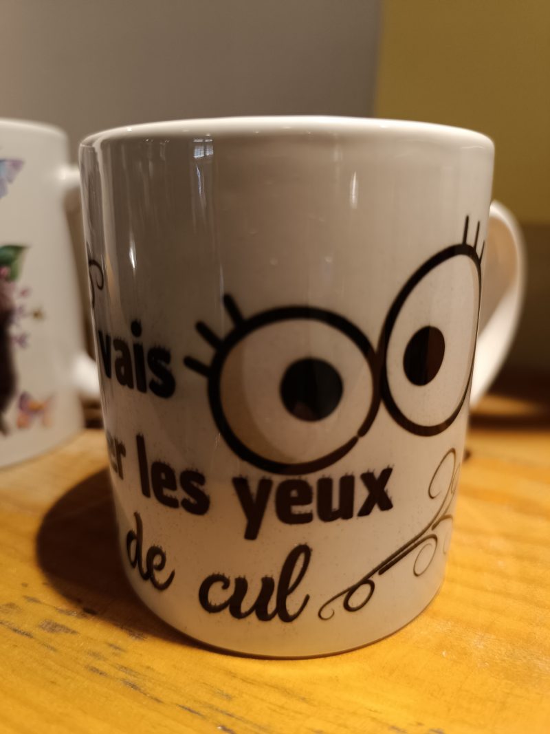 Mug "Je vais t'arracher les yeux tête de cul" – Image 2